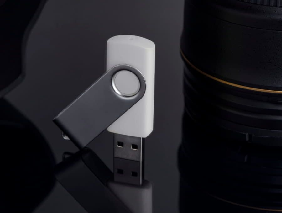 USB flash-карта DOT 8Гб черный 5,8х2х1,1см пластик металл белый серебристый - фото 5