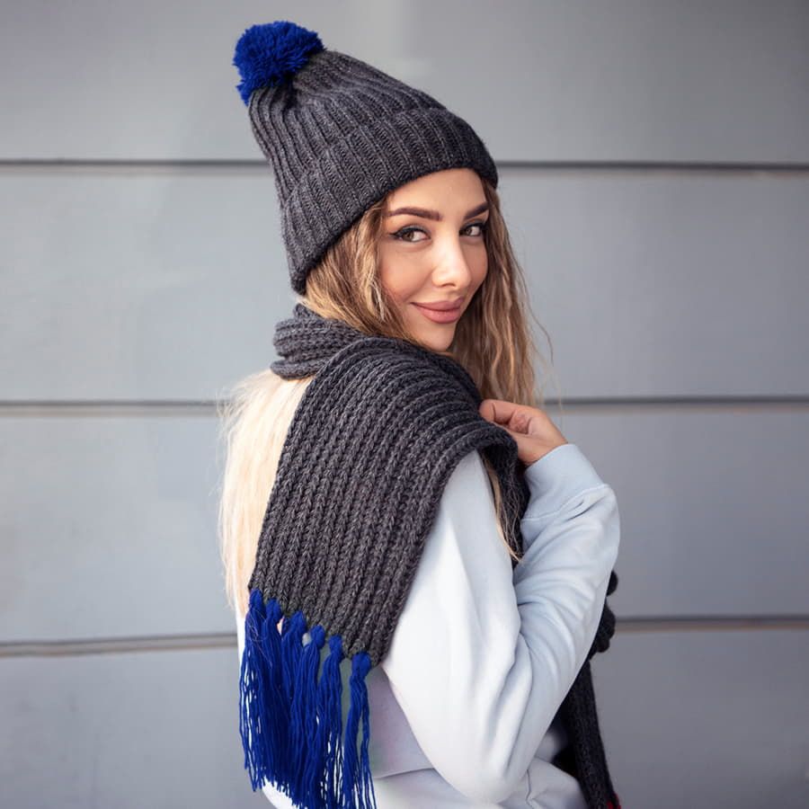 Шапка и шарф GoSnow с ярким пoмпоном и кисточками, синий - фото 7