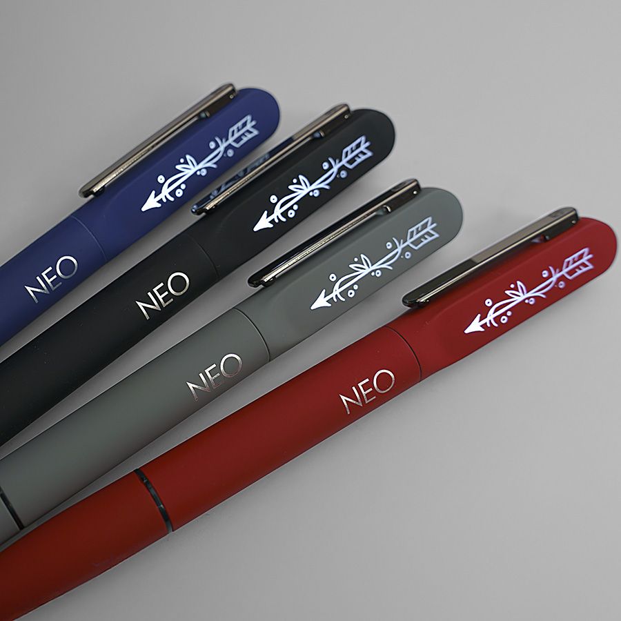 Ручка шариковая NEO с подсветкой после гравировки soft touch синий серый - фото 15