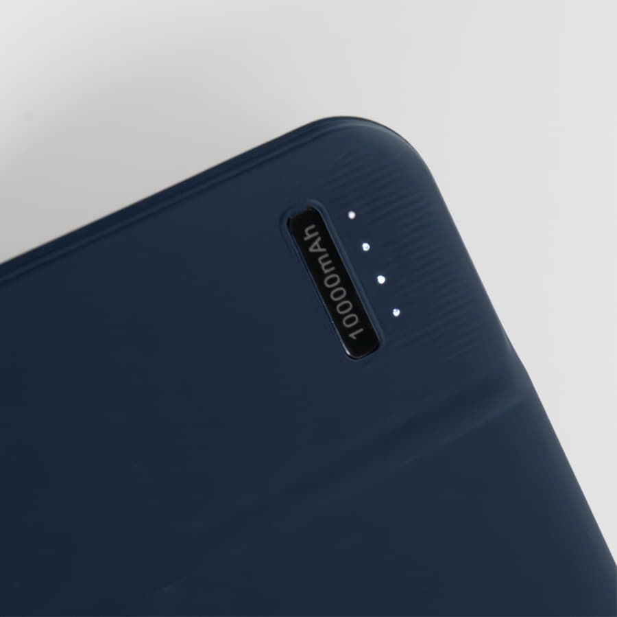 Универсальный аккумулятор Flash 10 10000 мАч с подсветкой и soft touch черный 13,7х6,87х1,55мм - фото 15