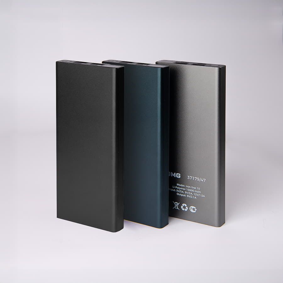 Универсальный аккумулятор Iron line 10 10000 мАч металл серебристый 14,7х6.6х1,5 см - фото 4