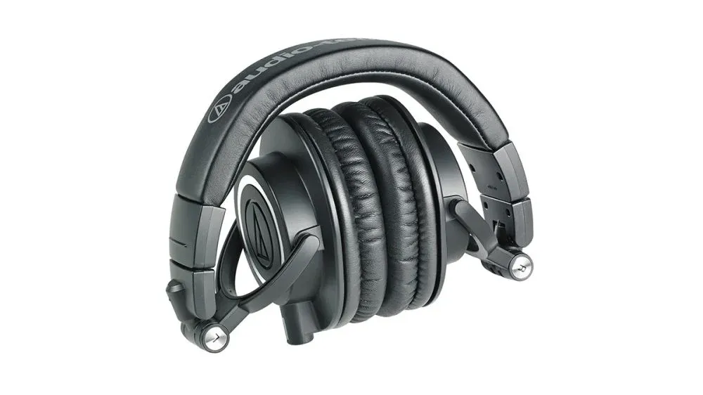 Наушники и гарнитуры AUDIO-TECHNICA ATH-M50X черный - фото 1