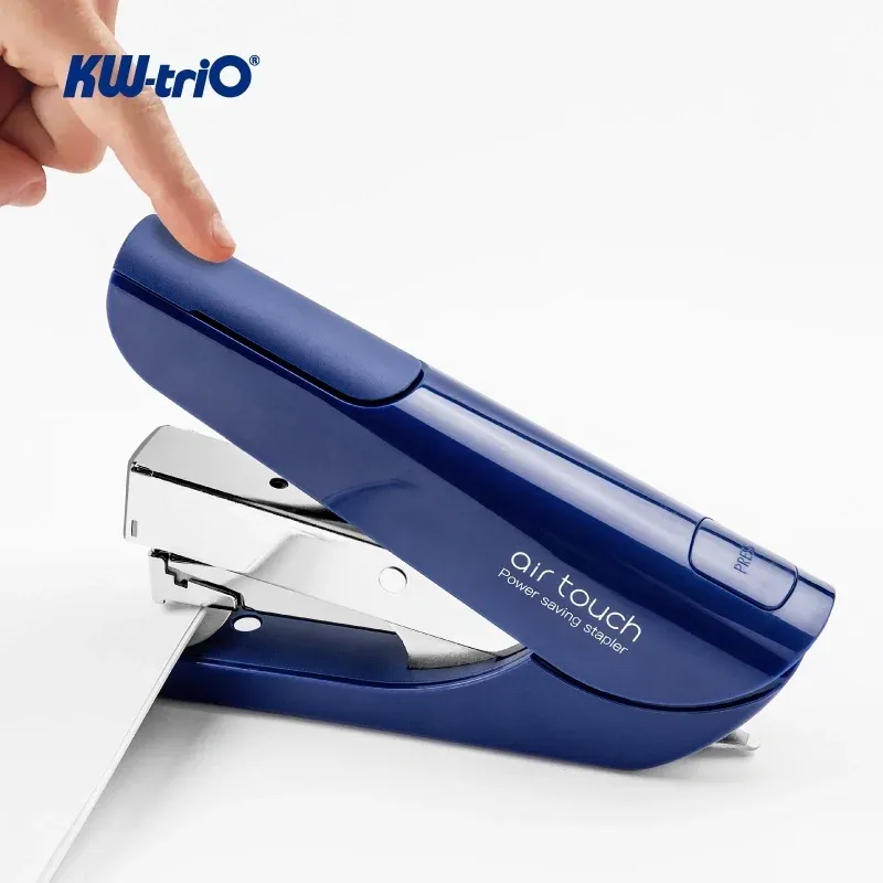 Степлер Kw-Trio 0556B-BLU Mini Air touch 24/6 26/6 20листов синий 50скоб пластик закрытый коробка - фото 2