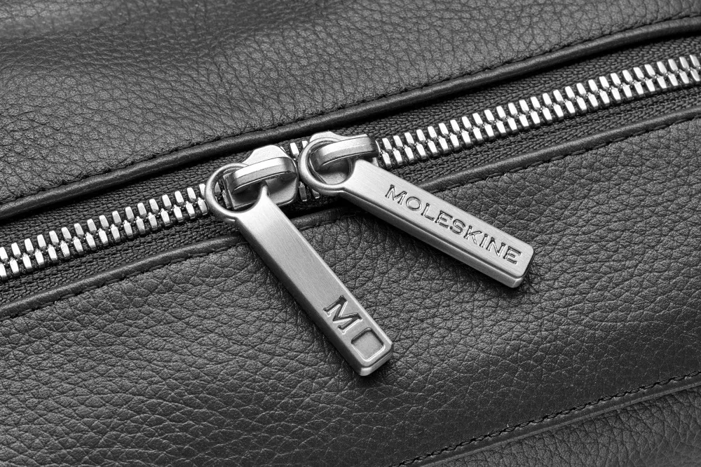 Рюкзаки MOLESKINE Classic Leather черный