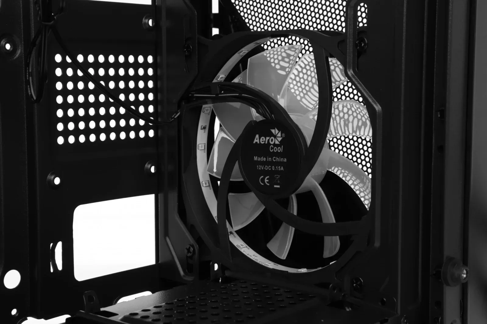Корпус Aerocool Glider Cosmo-G-BK-v1 черный без БП ATX 2x120mm 2xUSB2.0 1xUSB3.0 audio - фото 7