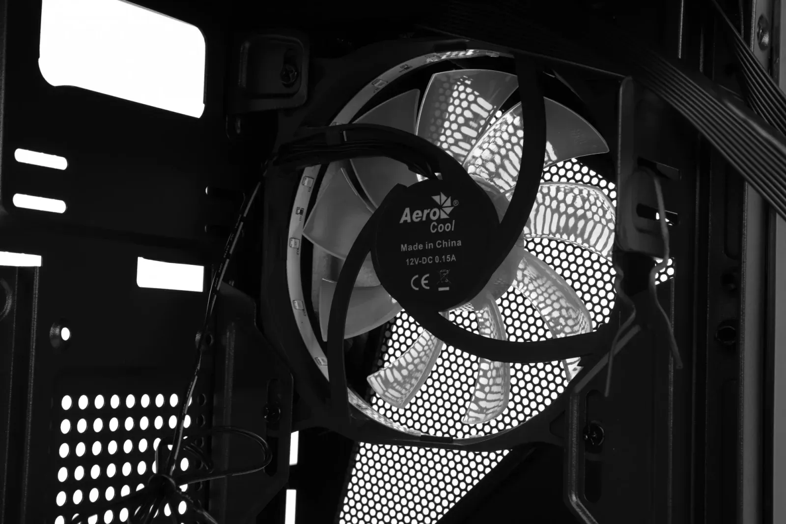 Корпус Aerocool Glider Cosmo-G-BK-v1 черный без БП ATX 2x120mm 2xUSB2.0 1xUSB3.0 audio - фото 8