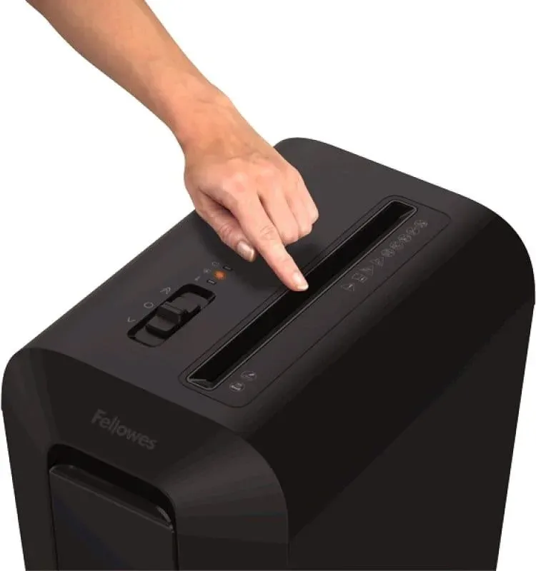 Шредер Fellowes PowerShred LX65 черный секр.P-4 фрагменты 10лист. 22лтр. скрепки скобы пл.карты - фото 3