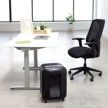 Шредер Fellowes PowerShred LX85 черный секр.P-4 фрагменты 12лист. 19лтр. скрепки скобы пл.карты - фото 7