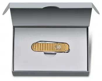 Нож перочинный Victorinox Classic Precious Alox 0.6221.408G 58мм 5функц. золотистый подар.коробка - фото 6