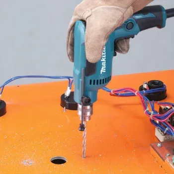 Дрель безударная Makita DP2010 370Вт ключевой реверс - фото 3