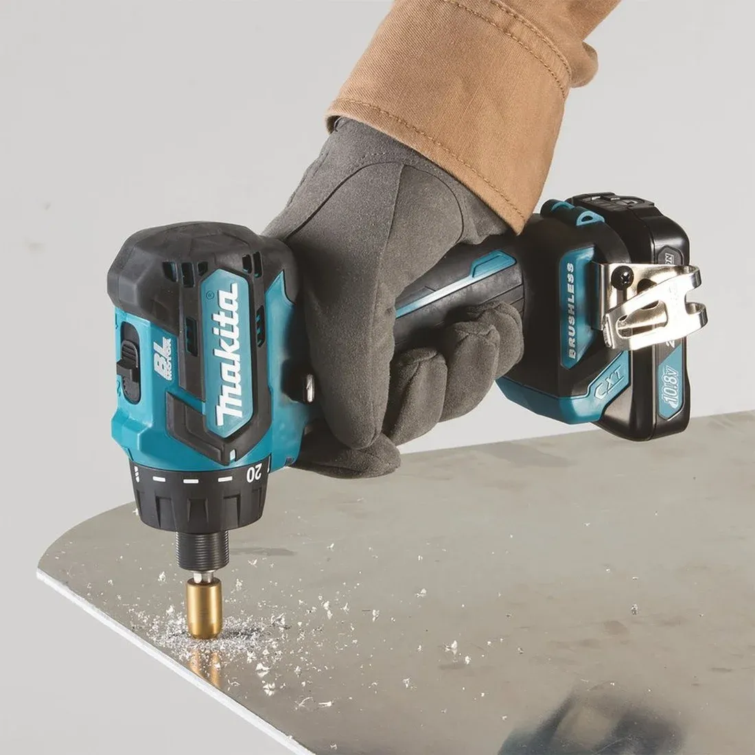 Дрель-шуруповерт Makita DF032DWAE аккум. патрон:шестигр.1/4 кейс в комплекте - фото 1