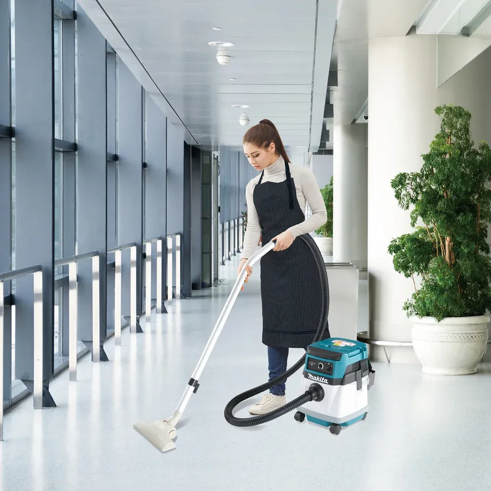 Строительный пылесос Makita DVC150LZ уборка: сухая/влажная белый - фото 1