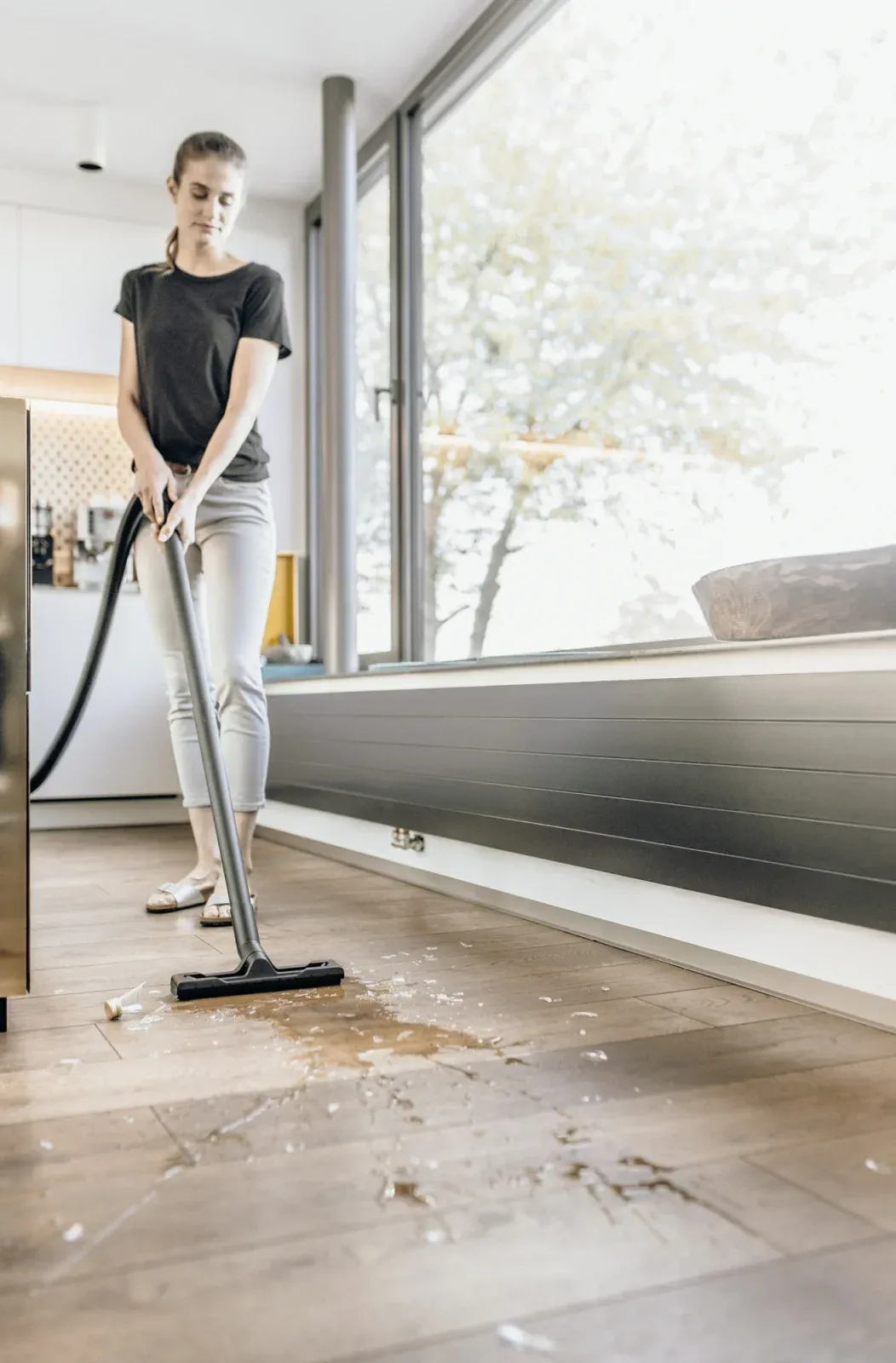 Строительный пылесос Karcher WD 2 Plus V-12/4/18 1000Вт уборка: сухая/влажная/выдув/сбор воды желтый - фото 3