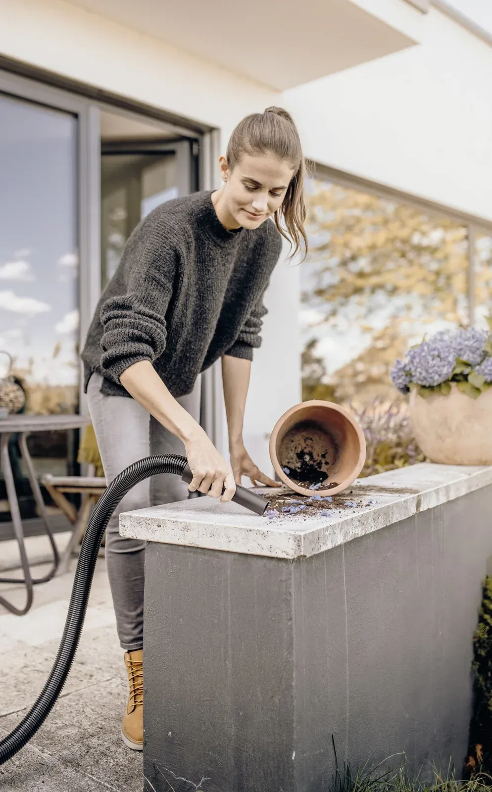 Строительный пылесос Karcher WD 2 Plus S V-15/4/18 1000Вт уборка: сухая/влажная/выдув/сбор воды желтый - фото 8