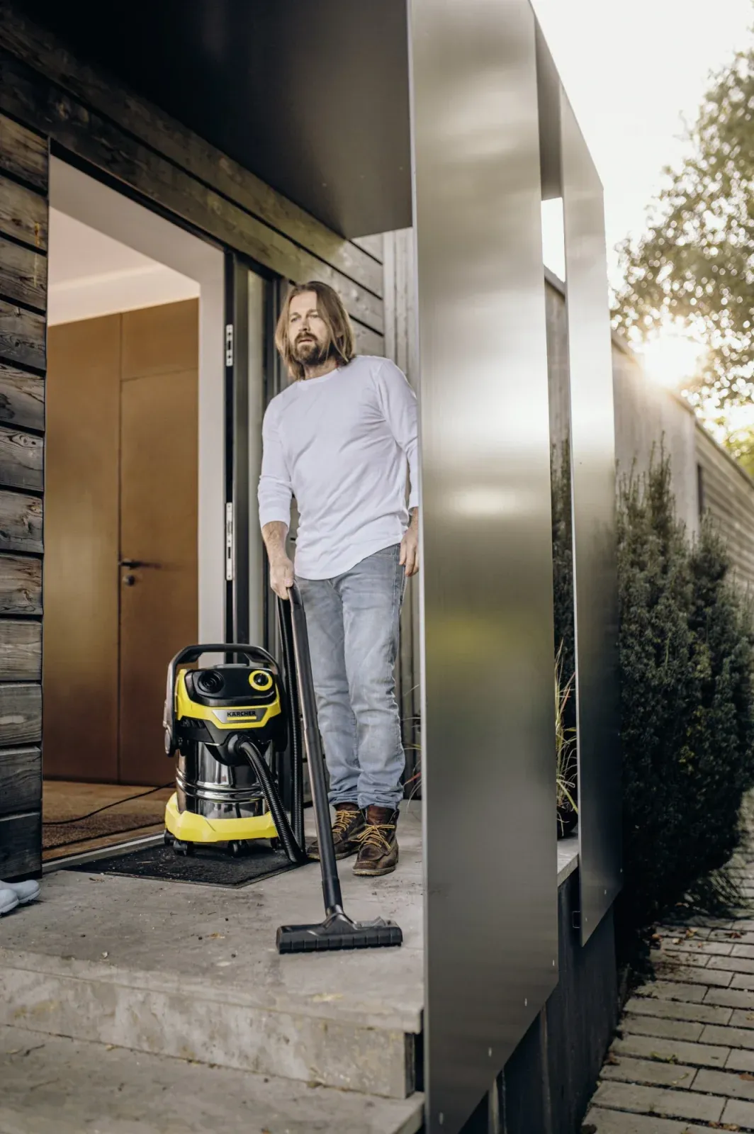 Строительный пылесос Karcher WD 5 S V-25/5/22 1100Вт уборка: сухая/сбор воды/выдув желтый - фото 2