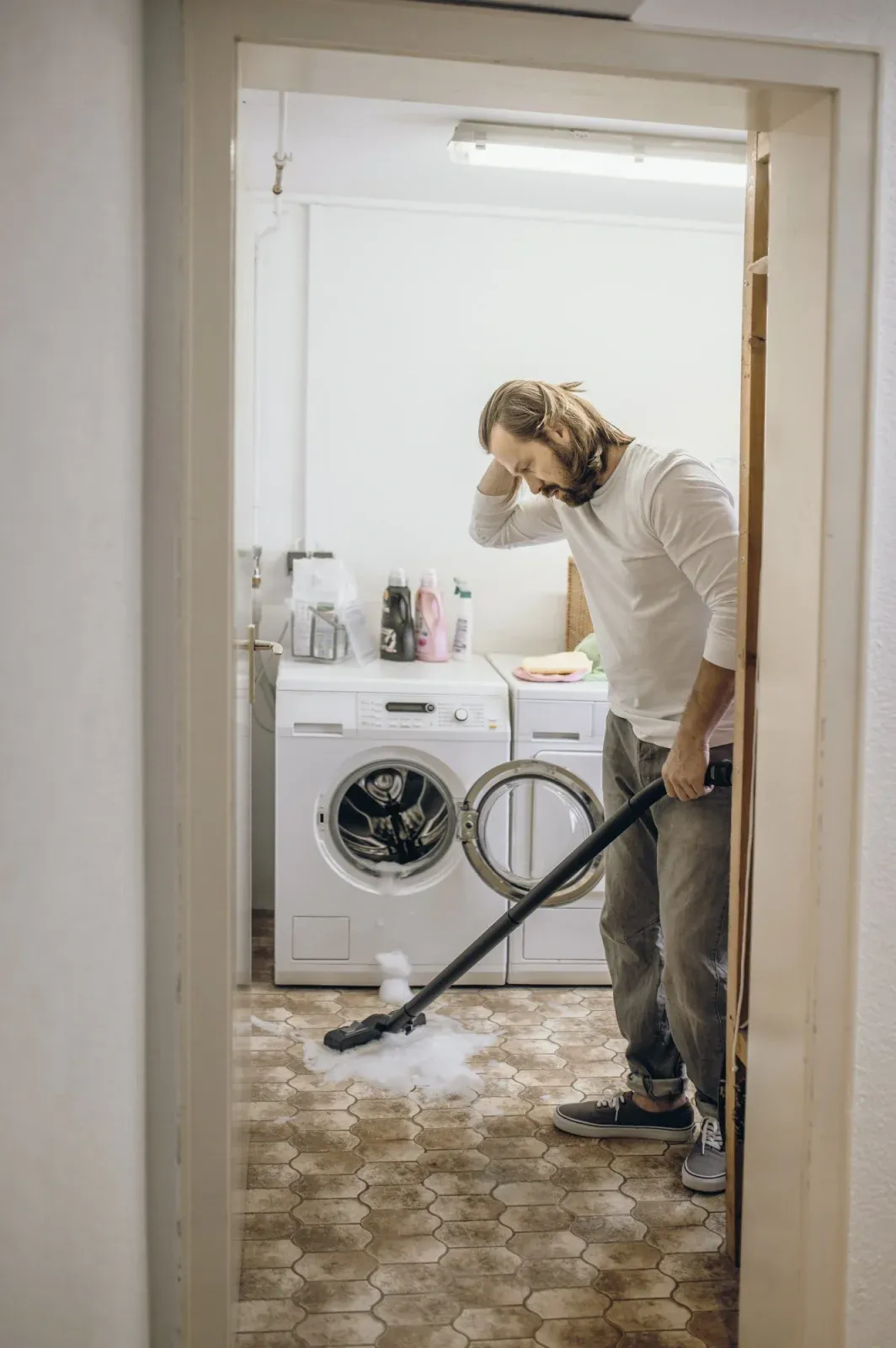 Строительный пылесос Karcher WD 5 S V-25/5/22 1100Вт уборка: сухая/сбор воды/выдув желтый - фото 3