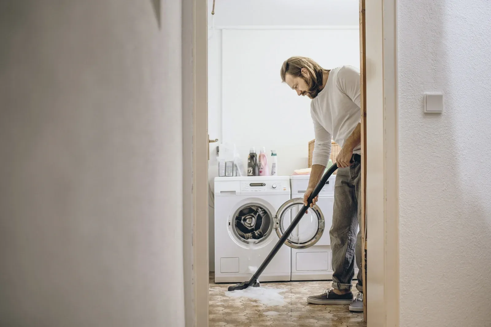 Строительный пылесос Karcher WD 5 V-25/5/22 1100Вт уборка: сухая/влажная/выдув/сбор воды желтый - фото 5