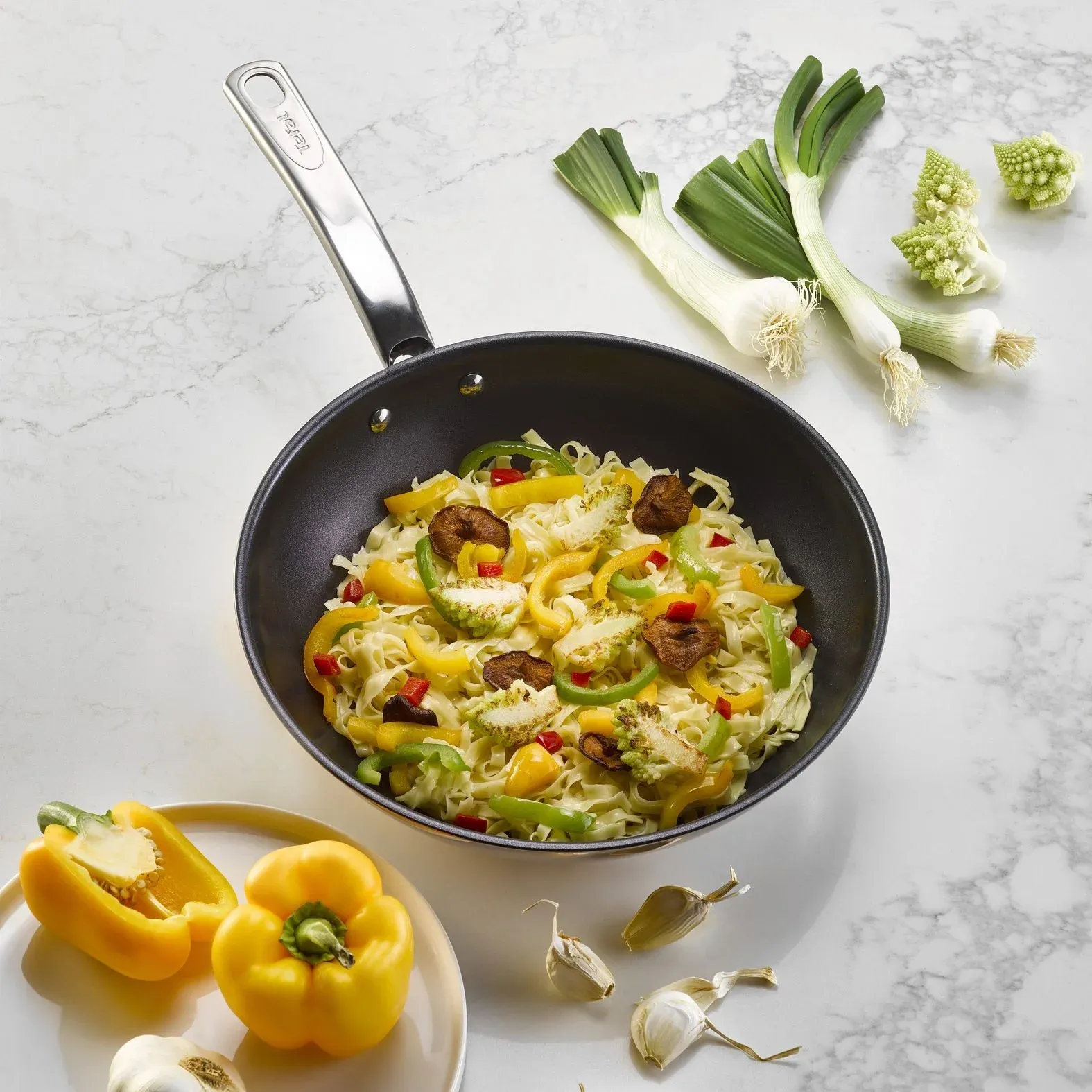 Сковорода ВОК WOK Tefal Intuition B8171944 круглая 28см покрытие: антипригарное с титаном ручка несъемная без крышки стальной 2100125812 - фото 4