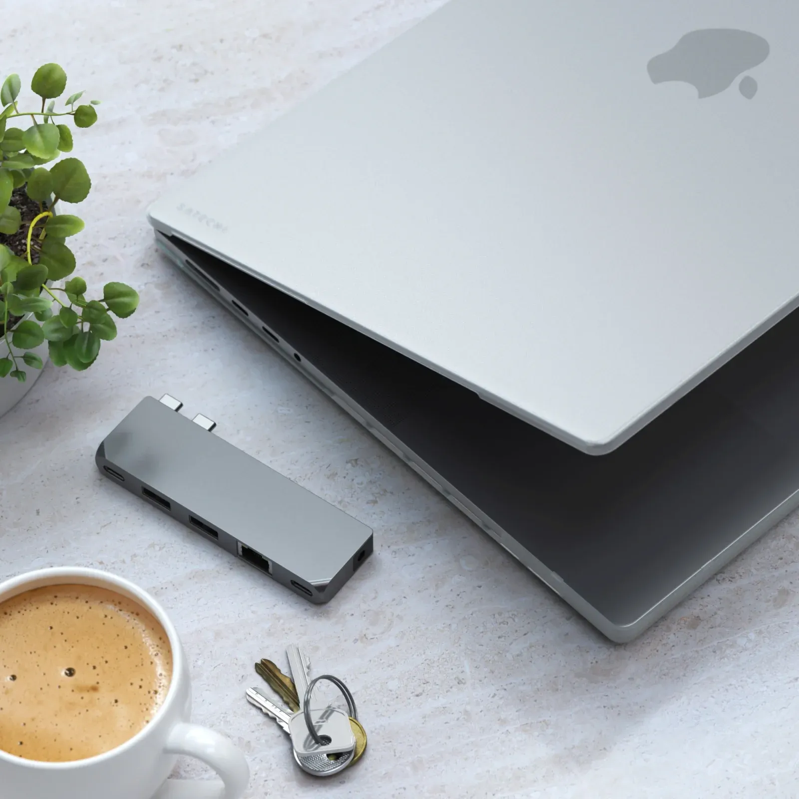 Чехол для ноутбука 16 Satechi Eco Hardshell прозрачный пластик ST-MBP16CL - фото 3