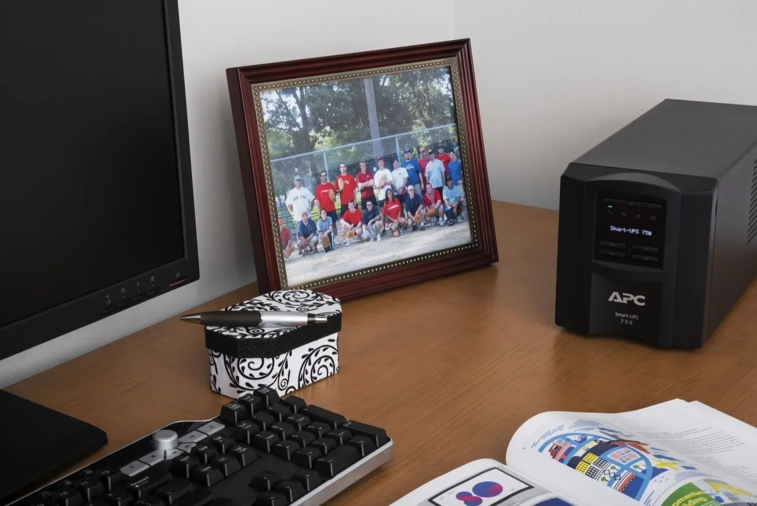 Источник бесперебойного питания APC Smart-UPS SMT750IC 500Вт 750ВА черный - фото 4