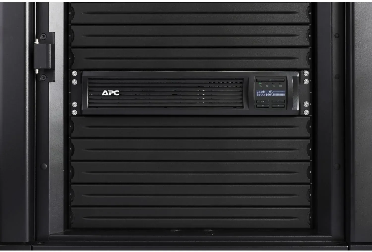 Источник бесперебойного питания APC Smart-UPS SMT3000RMI2UC 2700Вт 3000ВА черный - фото 4