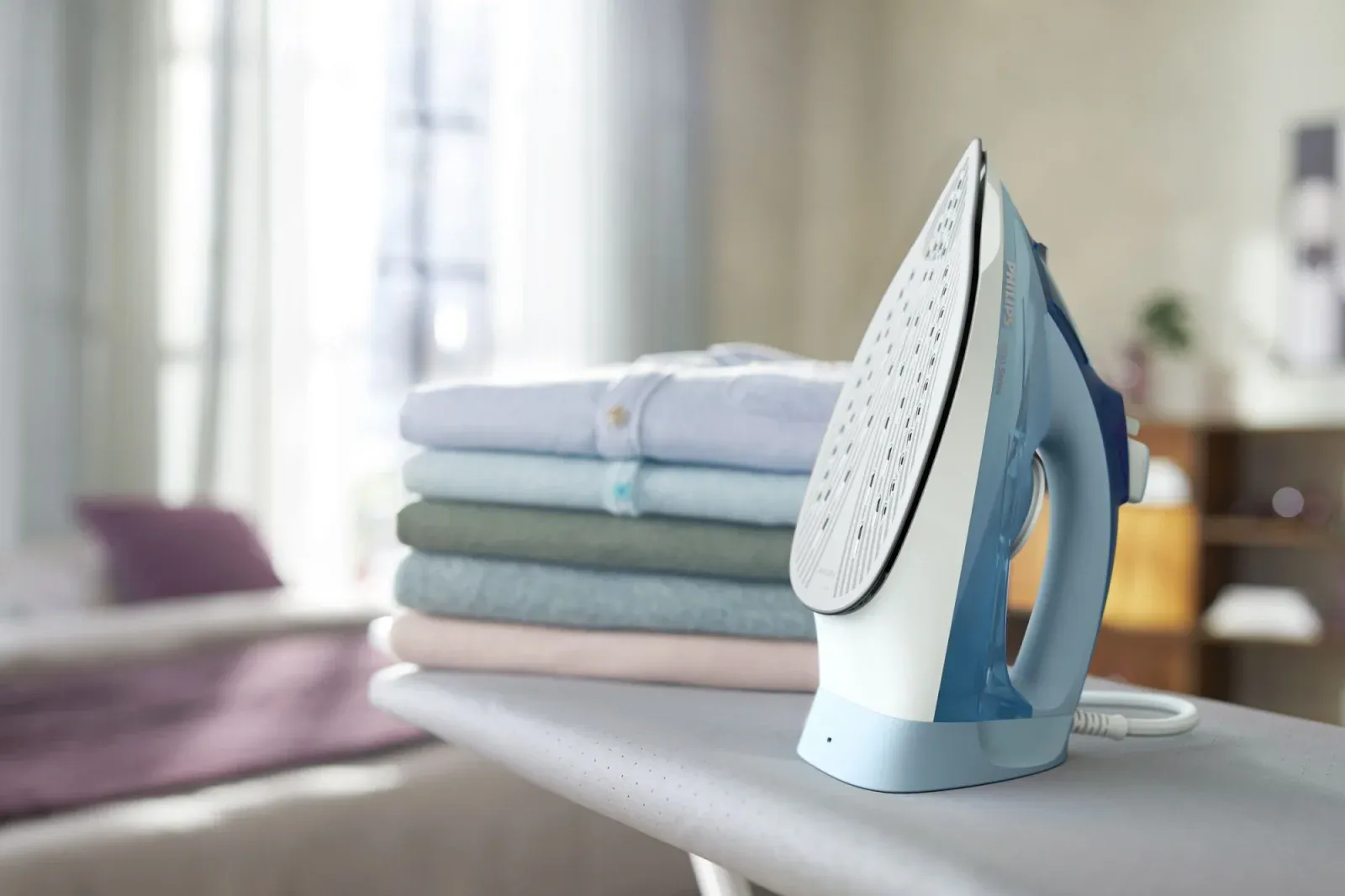 Утюг Philips DST5030/20 2400Вт голубой - фото 1
