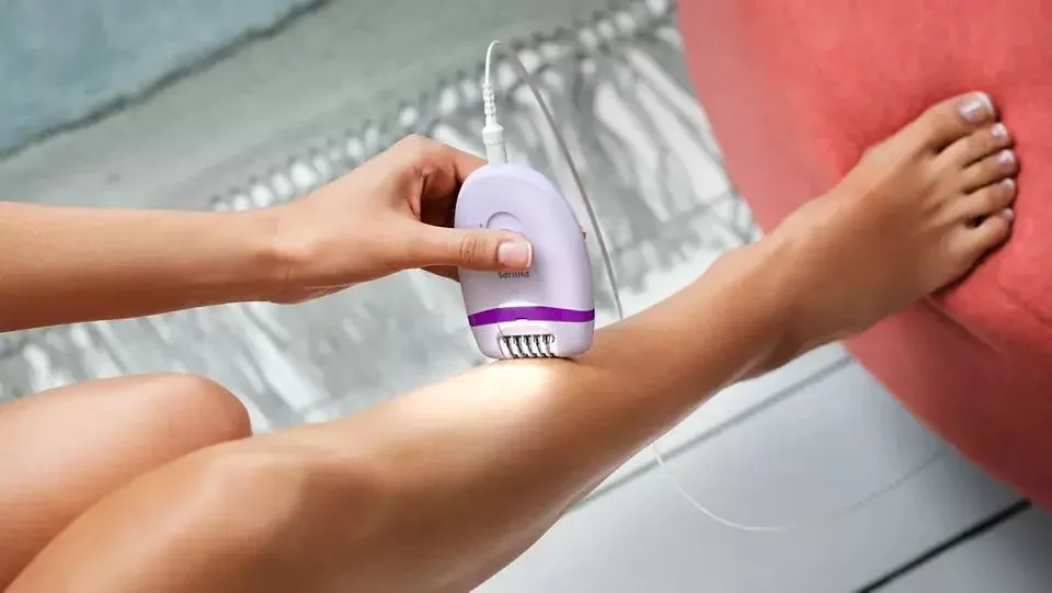 Эпилятор Philips BRE275/00 скор.:2 насад.:3 от электр.сети сиреневый/фиолетовый - фото 7