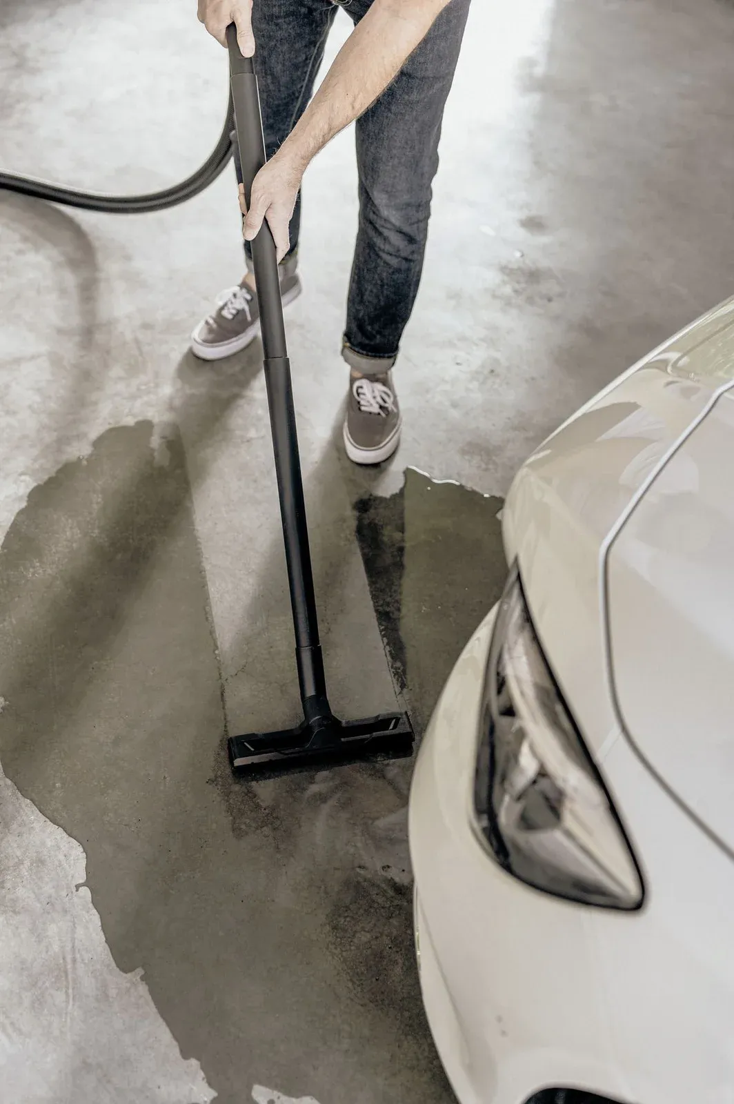 Строительный пылесос Karcher WD 3 S V-19/4/20 YSY 1000Вт уборка: сухая/влажная/выдув/сбор воды желтый - фото 3