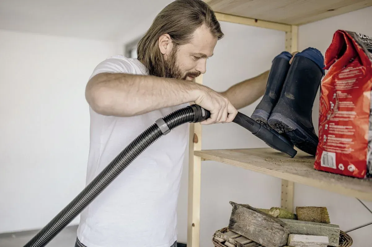 Строительный пылесос Karcher WD 3 S V-19/4/20 YSY 1000Вт уборка: сухая/влажная/выдув/сбор воды желтый - фото 5
