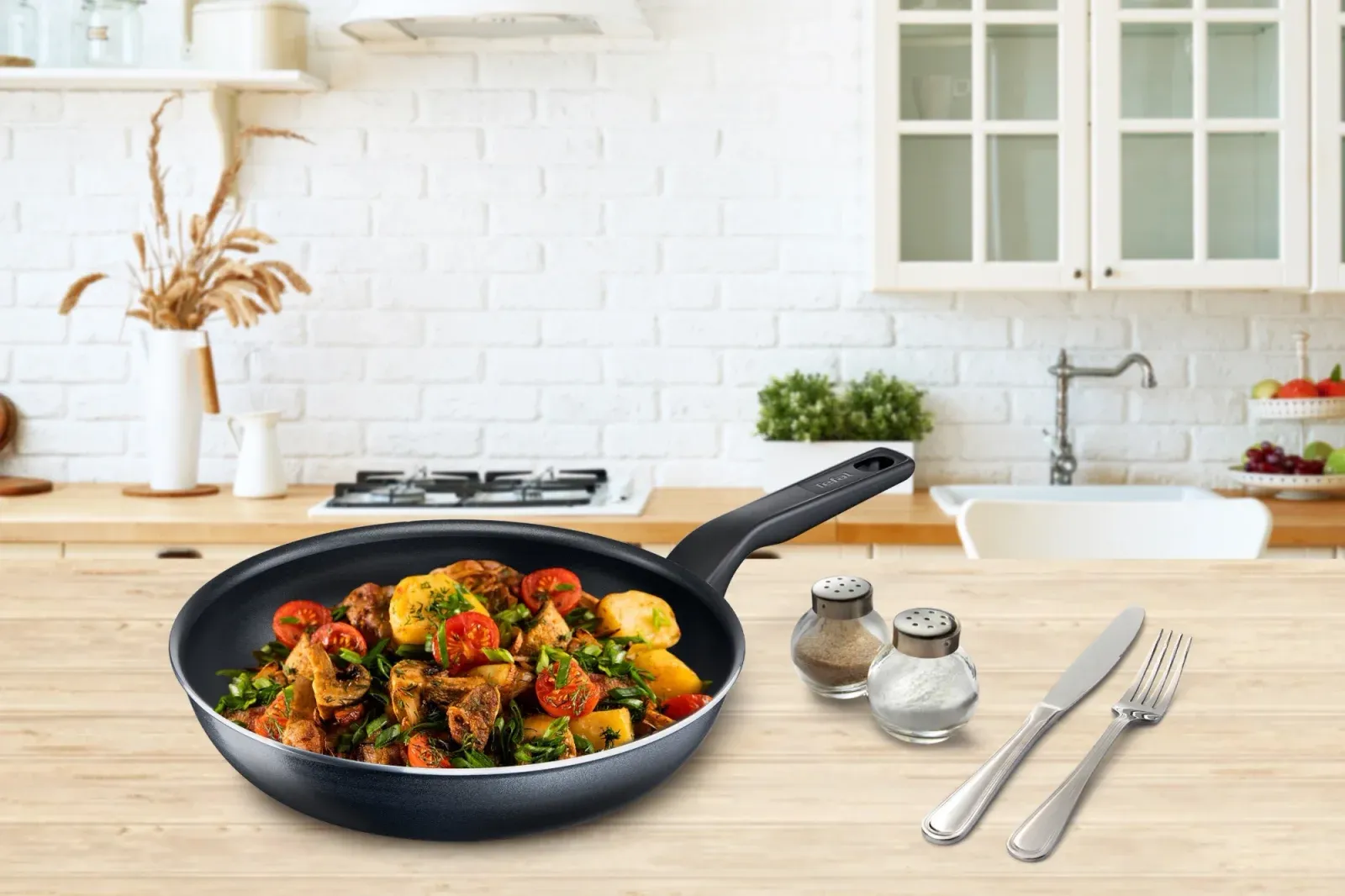 Сковорода Tefal Force 4218026 круглая 26см покрытие: антипригарное ручка несъемная без крышки черный 9100048316 - фото 4