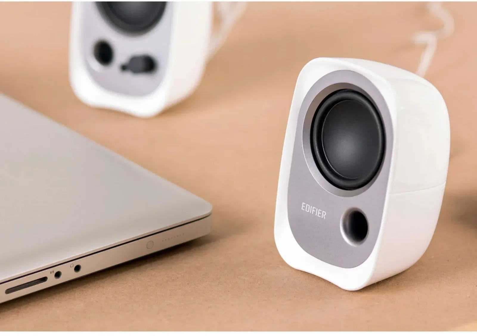 Колонки Edifier R12U 2.0 белый 4Вт портативные - фото 7