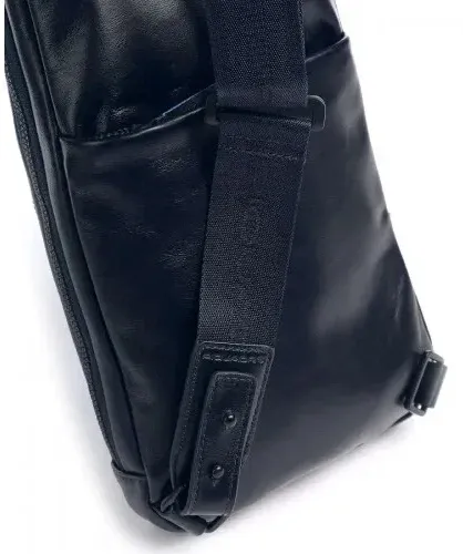 Рюкзак слинг Piquadro Blue Square Revamp CA5577B2V/BLU синий натур.кожа - фото 4
