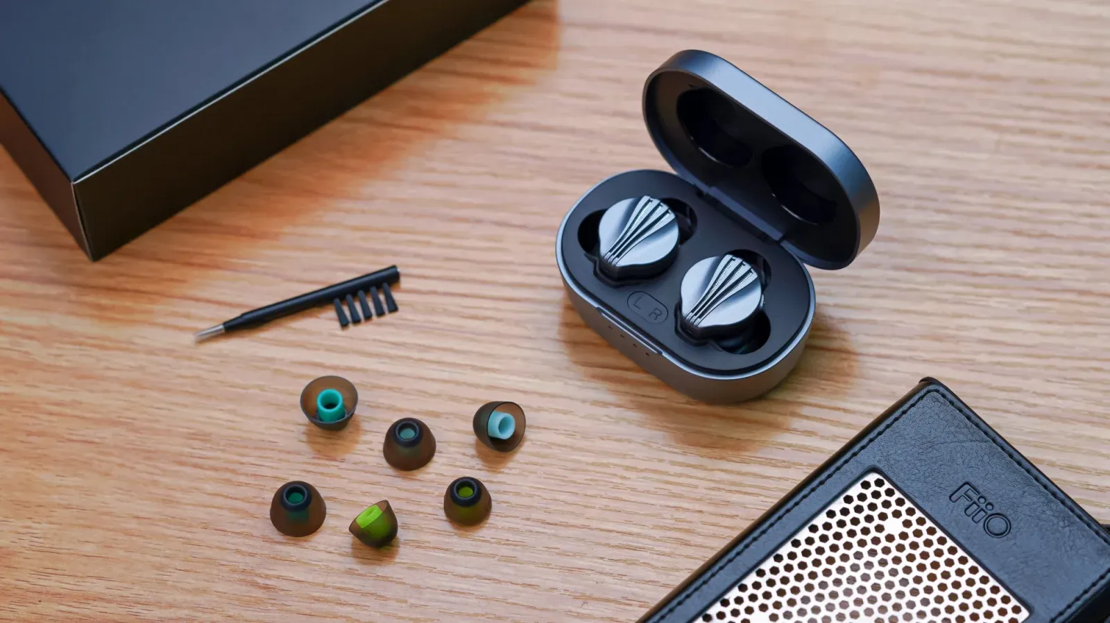 Наушники внутриканальные Fiio FW3 серый беспроводные bluetooth в ушной раковине 80003302 - фото 3