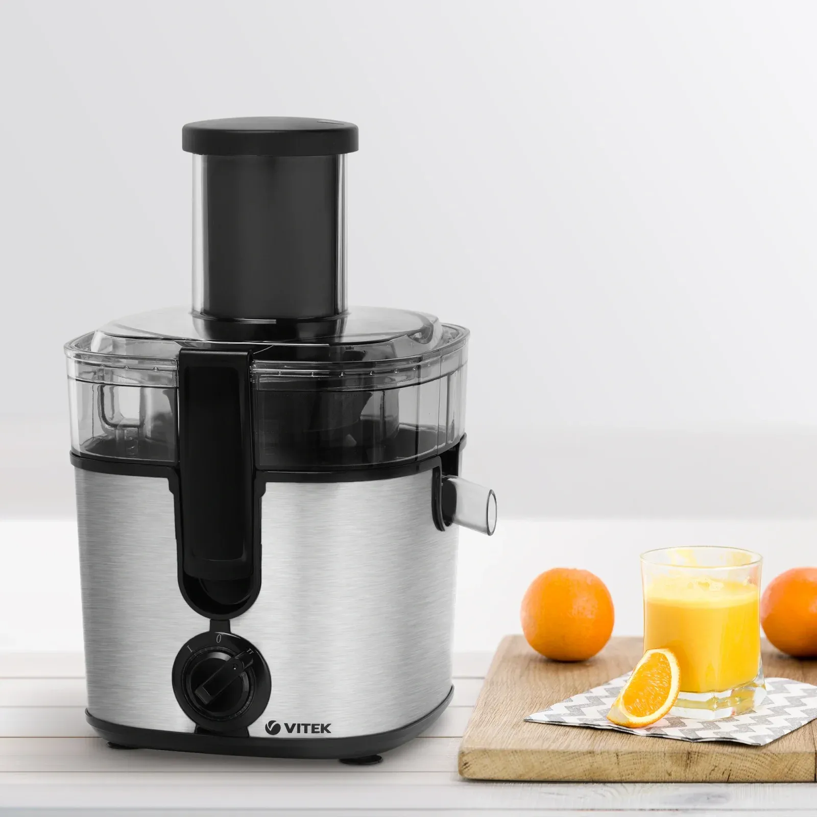 Соковыжималка центробежная Vitek VT-1600 1000Вт рез.сок.:600мл. стальной - фото 3