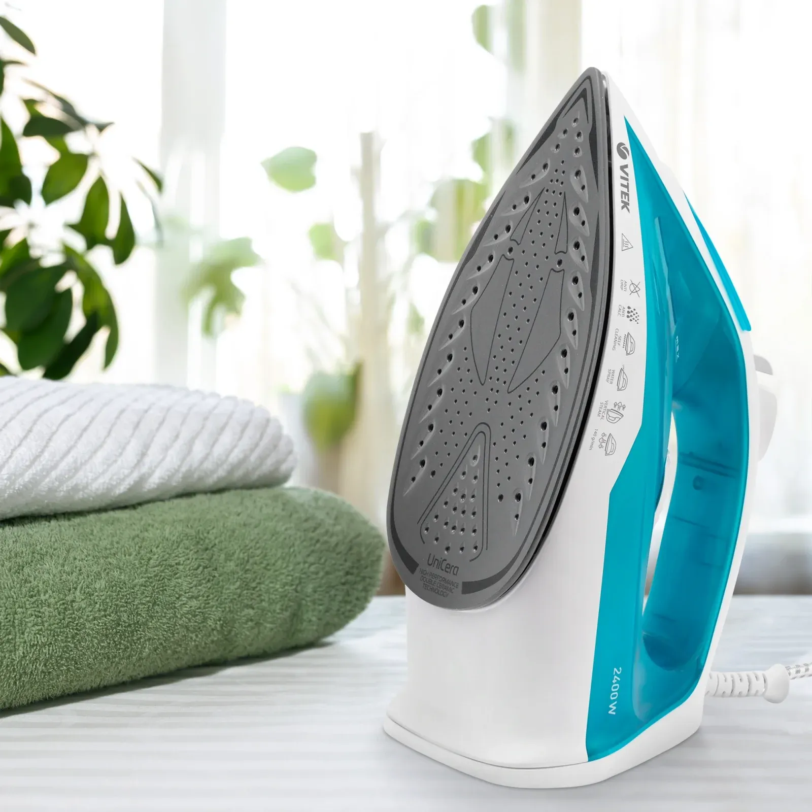 Утюг Vitek VT-8336 2400Вт белый/бирюзовый - фото 4