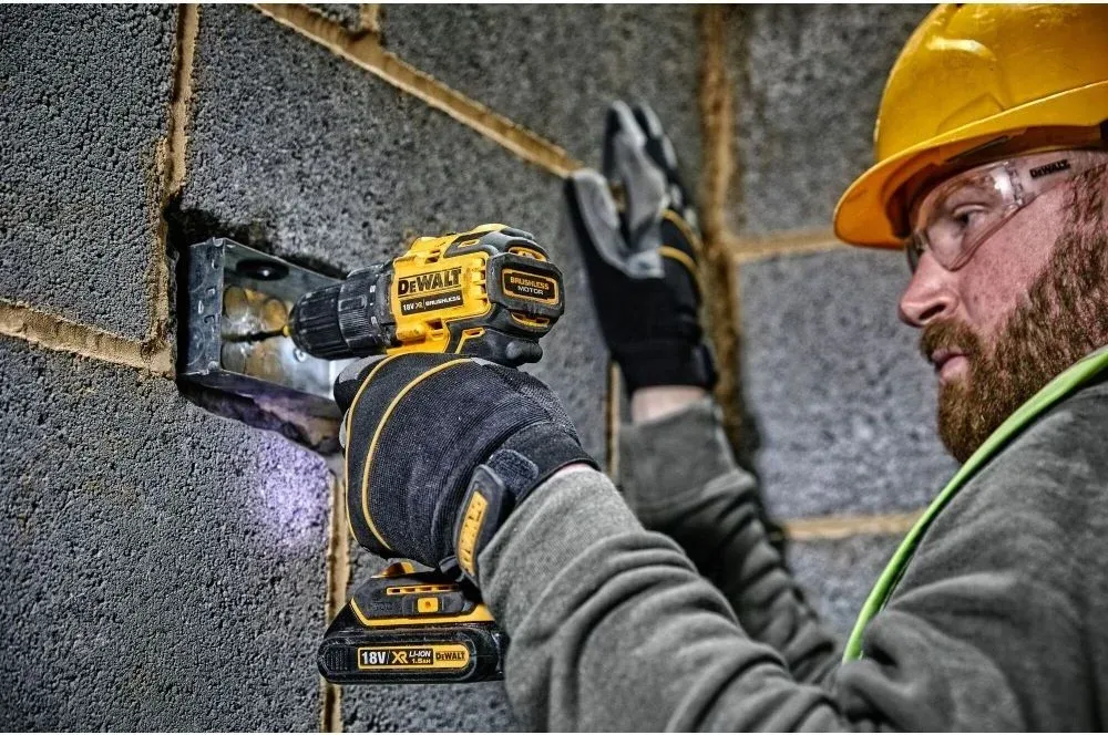 Дрель-шуруповерт DeWalt DCD708D2T-QW 340Вт аккум. патрон:быстрозажимной кейс в комплекте - фото 6