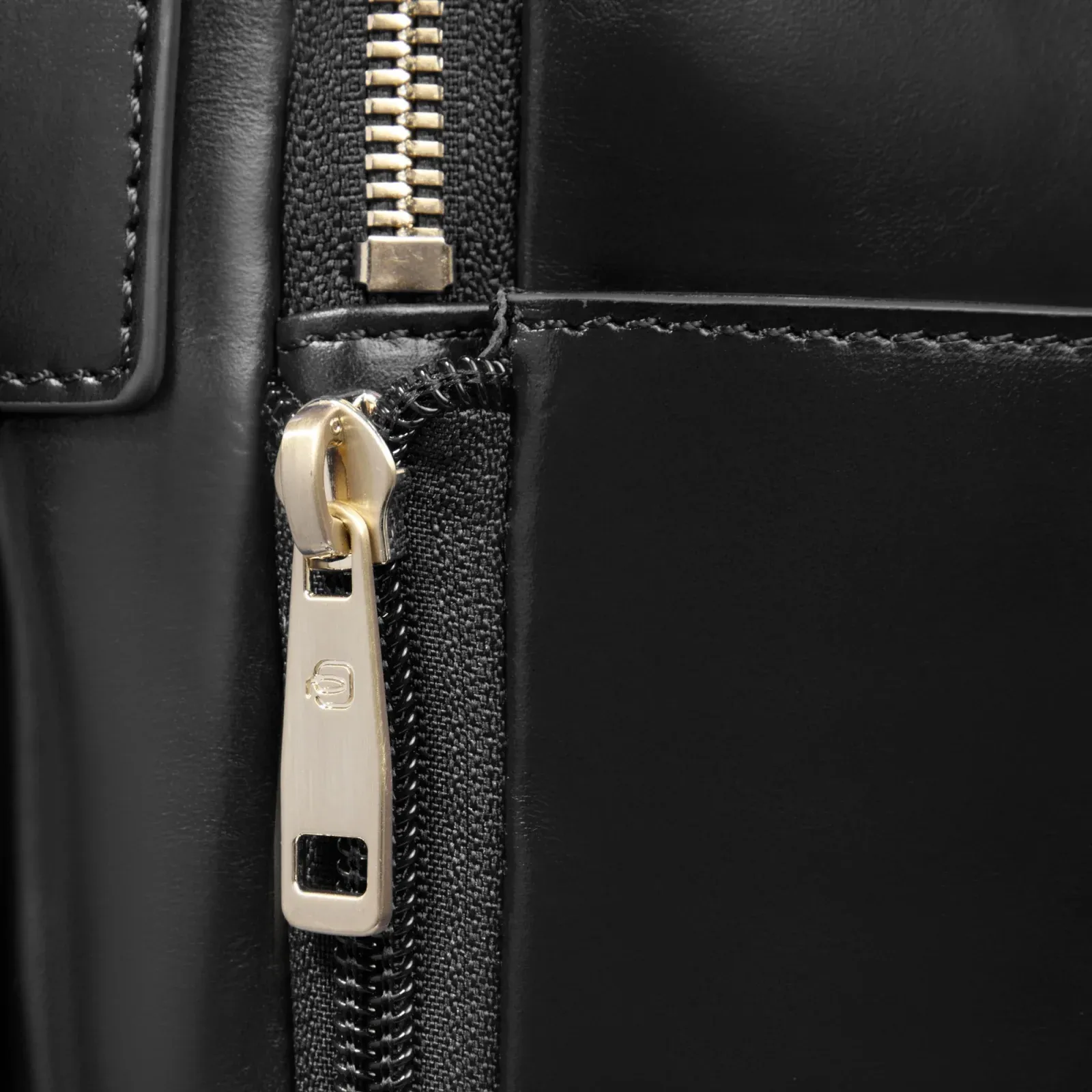 Рюкзак женский Piquadro Blue Square CA6678B2/N черный натур.кожа - фото 4