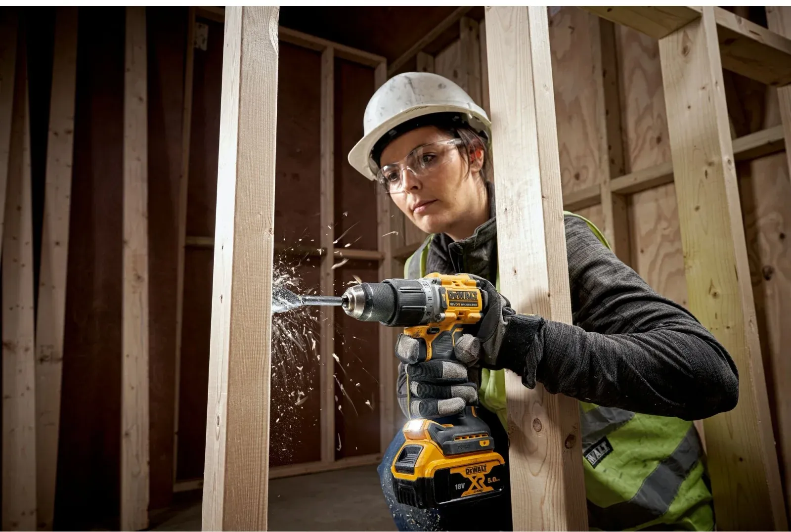 Шуруповерт DeWalt DCD805P2T-QW аккум. патрон:быстрозажимной кейс в комплекте - фото 8