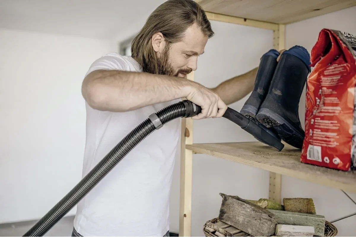 Строительный пылесос Karcher WD 3 V-17/4/20 1000Вт уборка: сухая/влажная/выдув/сбор воды желтый - фото 2