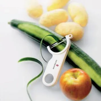 Овощечистка для овощей и фруктов Victorinox Potato Peeler белый упак.:европодвес 7.6073.7 - фото 3