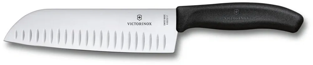 Нож кухонный Victorinox Swiss Classic Santoku 6.8523.17B стальной сантоку лезв.170мм черный европодвес - фото 1