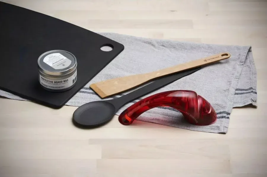Точилка Victorinox Ceramic для кухонных ножей красный полупрозрачный 7.8721 - фото 4