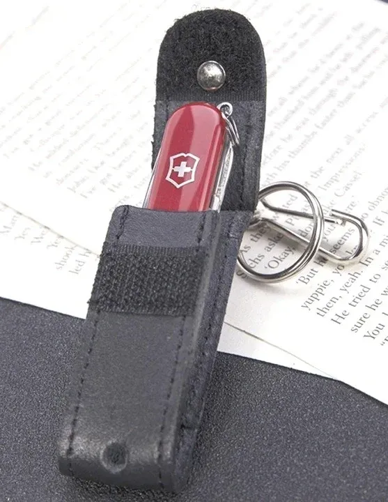 Чехол Victorinox Leather Hang Case 4.0515 кожа натуральная черный с карабином и отверстием для фонарика без упаковки - фото 7