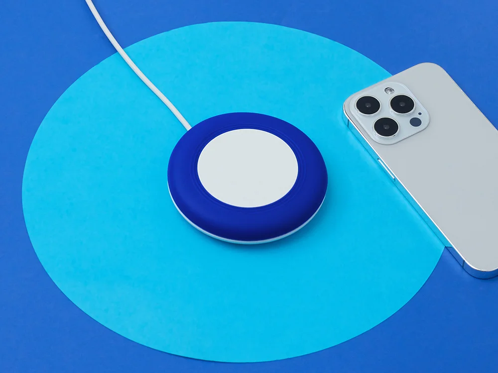 Беспроводное зарядное устройство Disc со встроенным кабелем 2 в 1 - фото 3