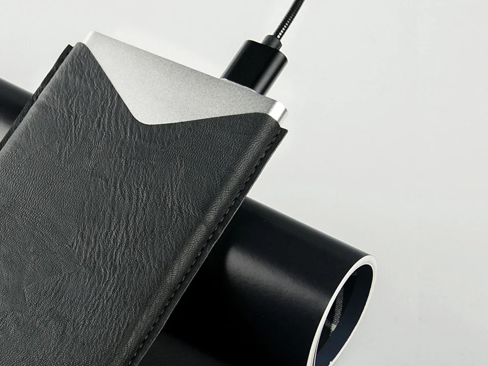 Внешний аккумулятор NEO AX100L 10000 mAh серебристый - фото 12