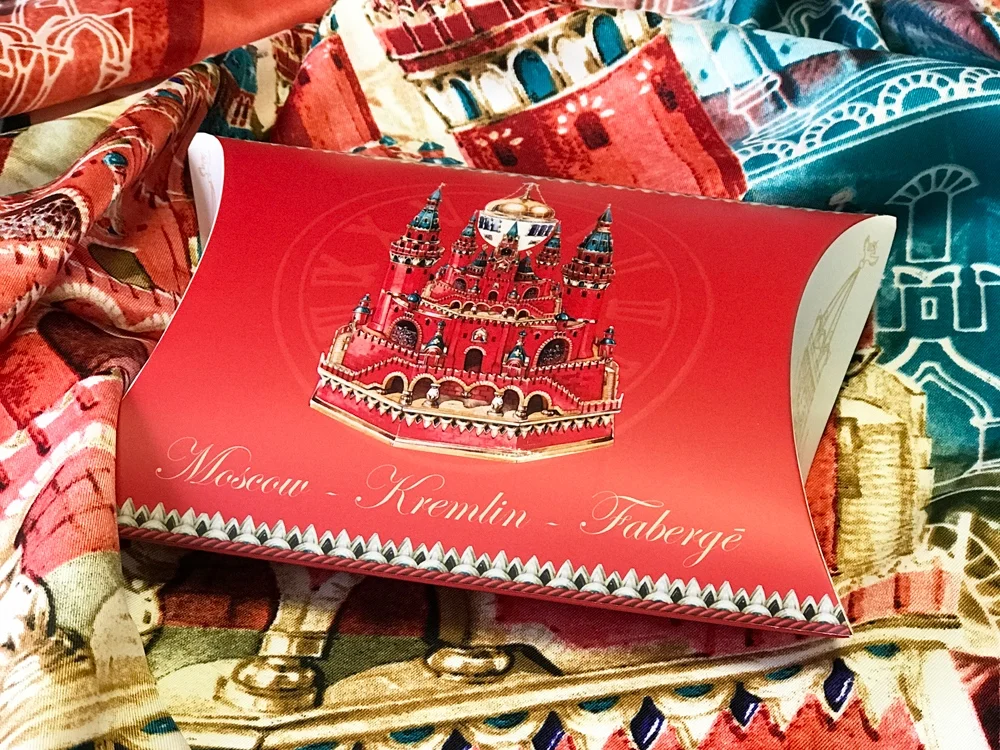 Платок «Кремль - Москва - Фаберже», красный - фото 5