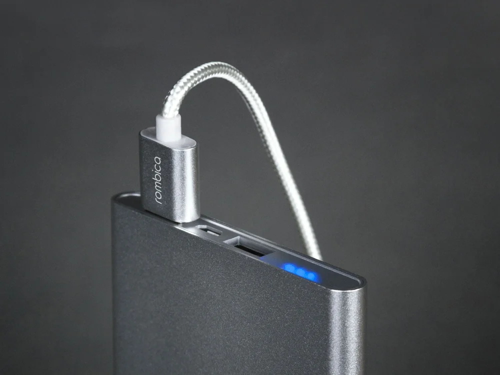 Внешний аккумулятор NEO AX70S 7000mAh серебристый - фото 10