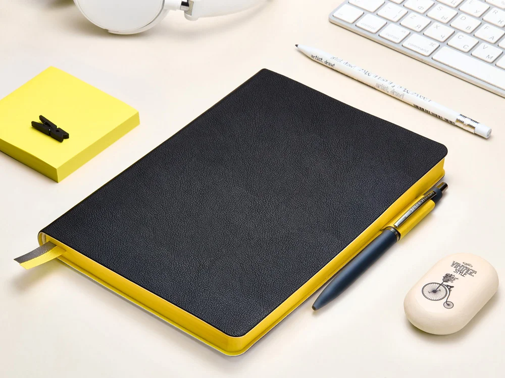 Ежедневник недатированный А5 Boston черный с желтым обрезом - фото 9