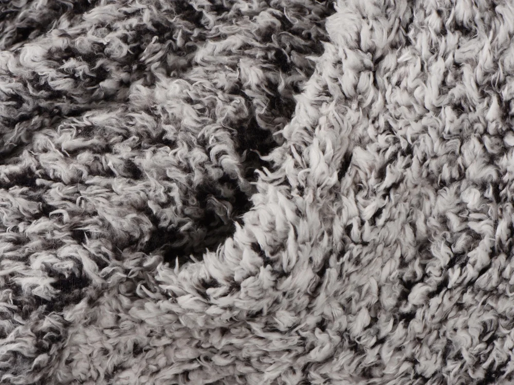 Подарочный набор «Хюгге» с пледом и термокружкой, плед- бело-черный, термокружка- белый/серебристый, 450 мл - фото 5