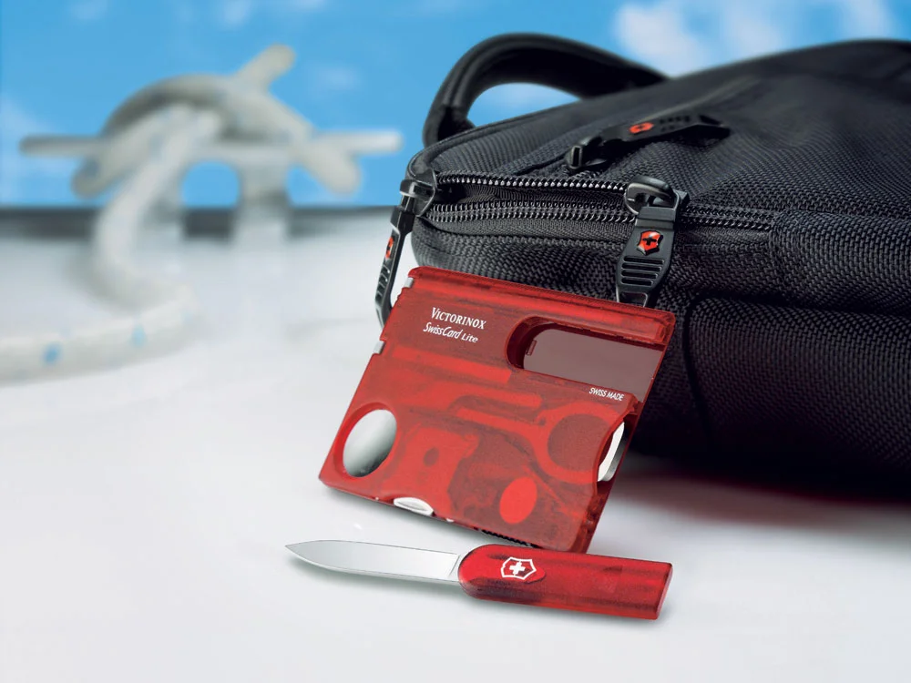 Швейцарская карточка SwissCard Lite 13 функций полупрозрачный красный - фото 5